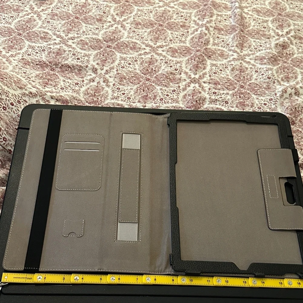 Elegant Black Tablet Cover by [Brand]